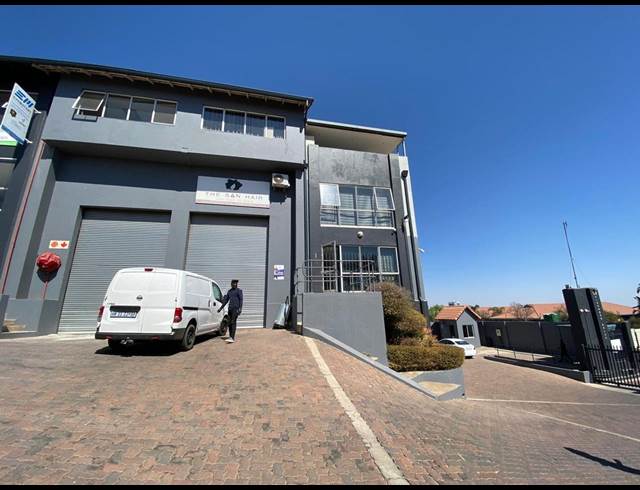 500M² WAREHOUSE TO LET IN HALFWAY HOUSE