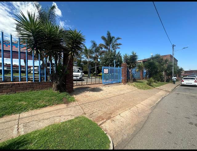500M² WAREHOUSE TO LET IN ROODEPOORT CENTRAL