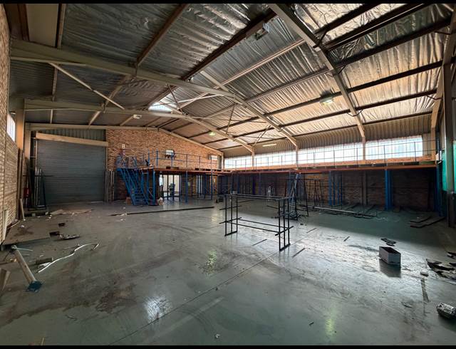450M² WAREHOUSE TO LET IN HALFWAY HOUSE