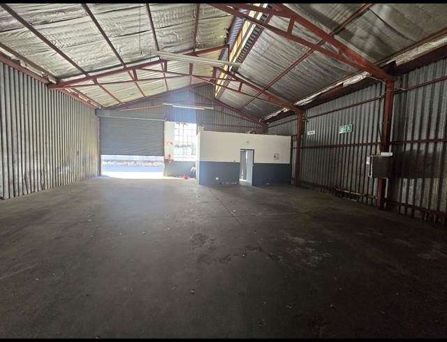 300M² WAREHOUSE TO LET IN ANDERBOLT