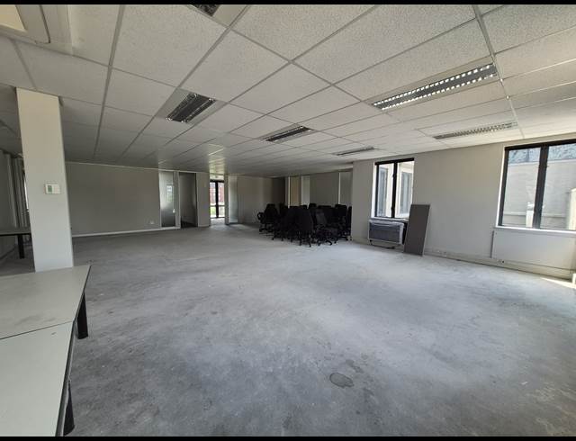 556M² OFFICE TO LET IN SANDTON CENTRAL