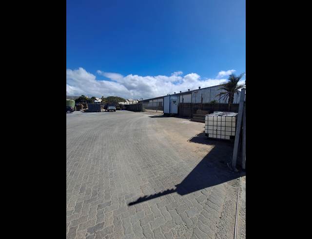 2,375M² INDUSTRIAL YARD TO LET IN WOODBROOK