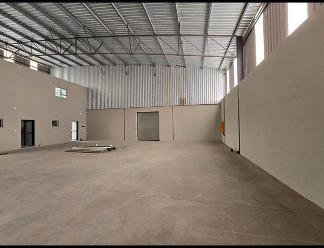 350M² WAREHOUSE TO LET IN CLEVELAND
