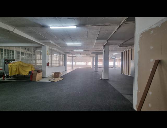 850M² WAREHOUSE TO LET IN SALT RIVER