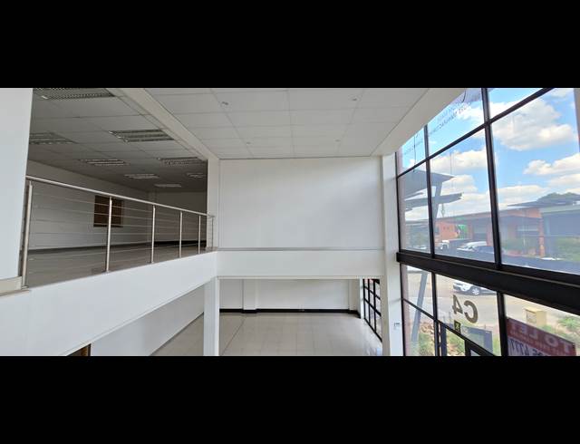 531M² SHOWROOM TO LET IN NORTH RIDING