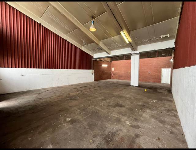 140M² WAREHOUSE TO LET IN NEW ERA