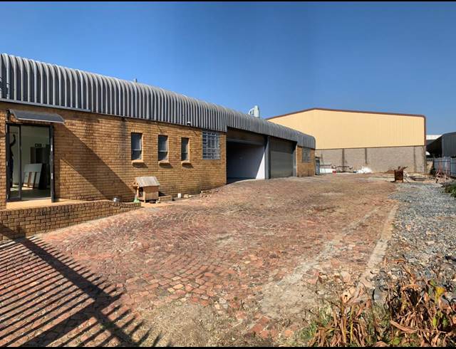 480M² WAREHOUSE TO LET IN LASER PARK