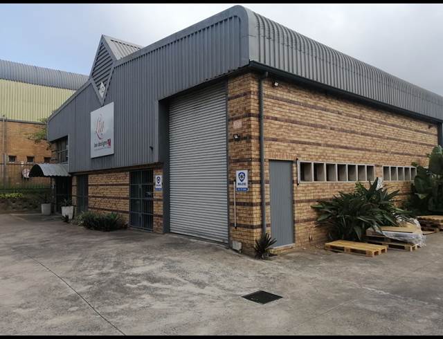 450M² WAREHOUSE RENTED IN NEW GERMANY