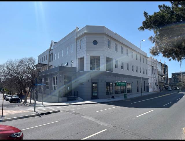 1,050M² OFFICE TO LET IN GARDENS