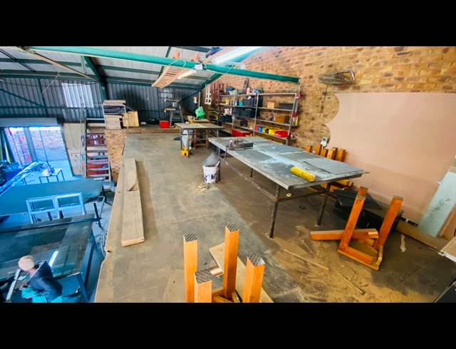 240M² WAREHOUSE TO LET IN HENNOPSPARK INDUSTRIAL