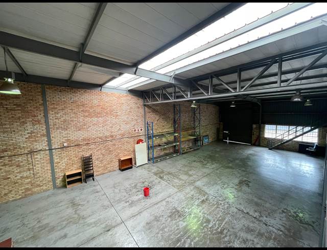 555M² WAREHOUSE TO LET IN RANDJESPARK