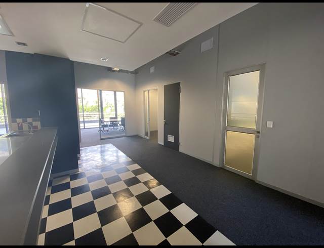226M² OFFICE TO LET IN ZONNEBLOEM