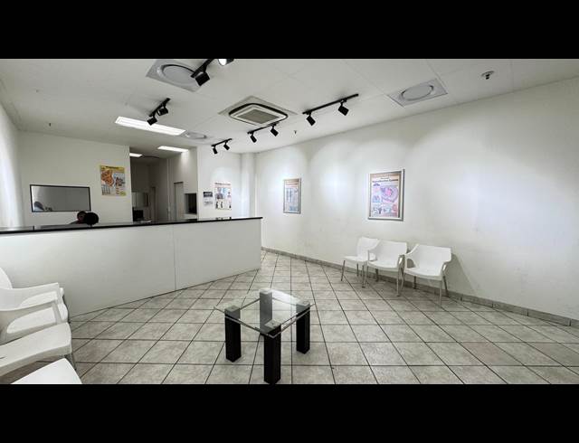 80M² OFFICE TO LET IN LA ROCHELLE