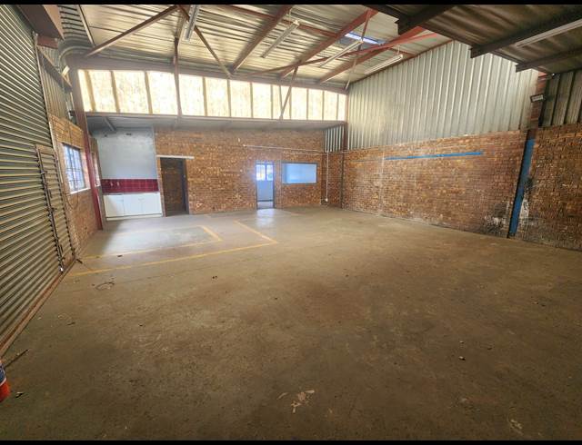 196M² WAREHOUSE TO LET IN WADEVILLE
