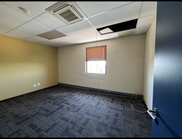 430.50M² OFFICE TO LET IN HIGHVELD