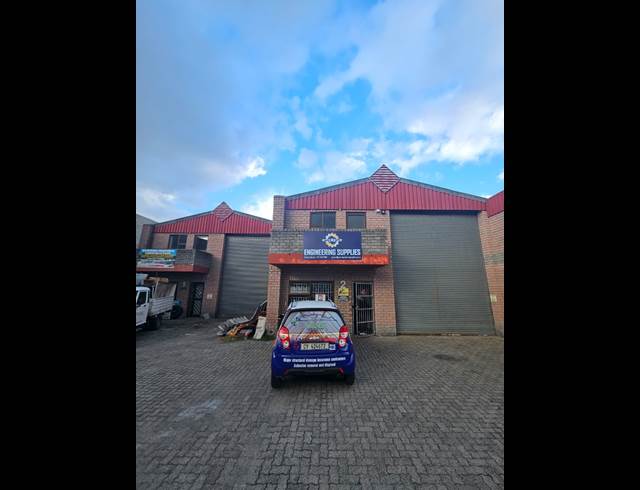 223M² WAREHOUSE TO LET IN STIKLAND INDUSTRIAL