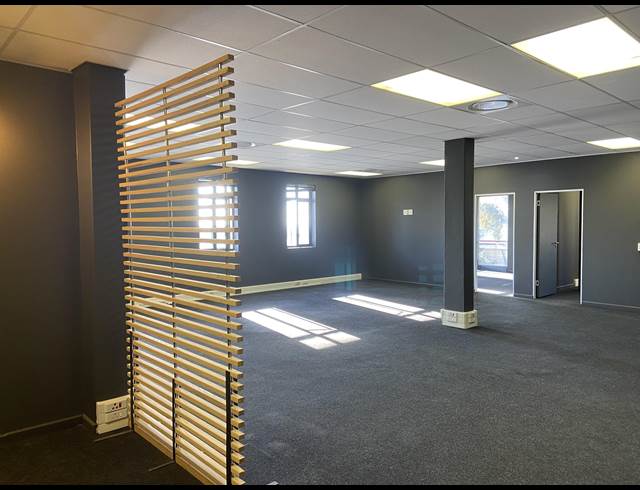 198M² OFFICE TO LET IN WESTLAKE