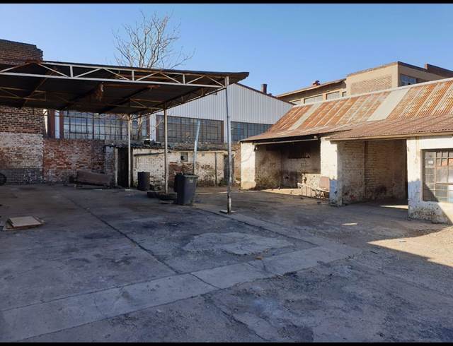 390M² WAREHOUSE TO LET IN BOOYSENS