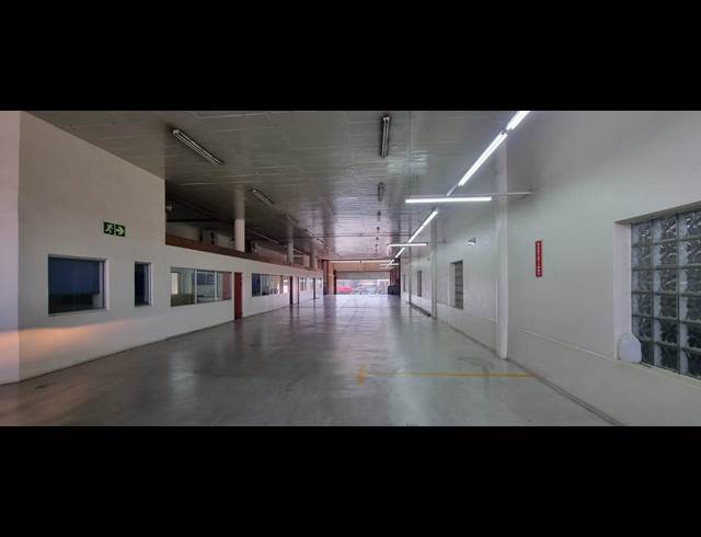 5,100M² WAREHOUSE TO LET IN LA ROCHELLE