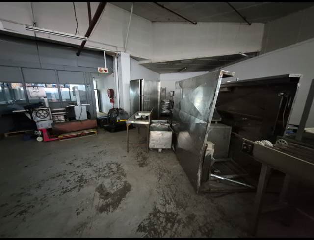 2,000M² WAREHOUSE TO LET IN BENROSE