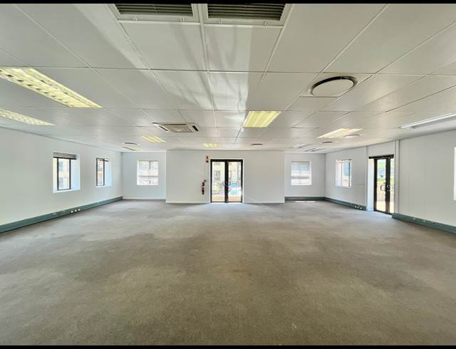 529M² OFFICE TO LET IN BRYANSTON