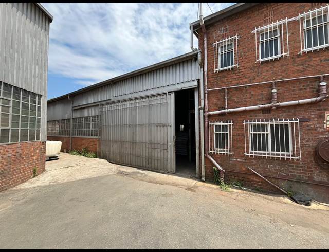 599M² WAREHOUSE TO LET IN NEW ERA