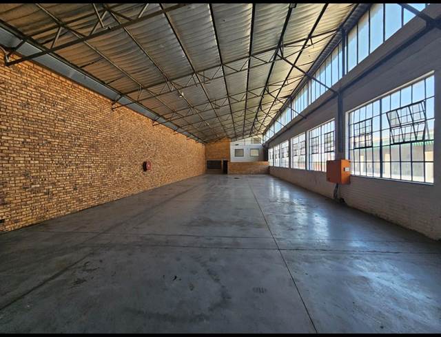750M² WAREHOUSE TO LET IN TULISA PARK