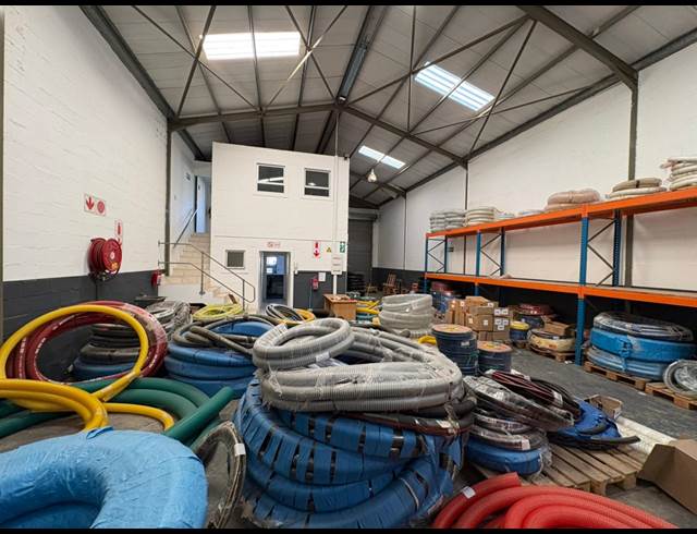 236M² WAREHOUSE TO LET IN STRAND CENTRAL