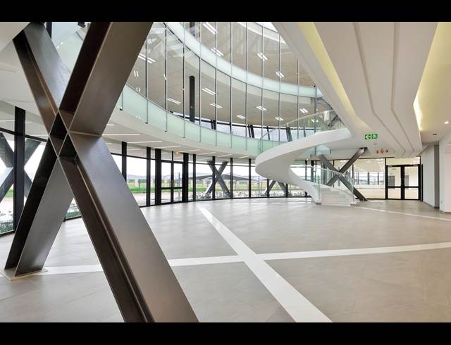 1,043M² OFFICE TO LET IN BOKSBURG NORTH