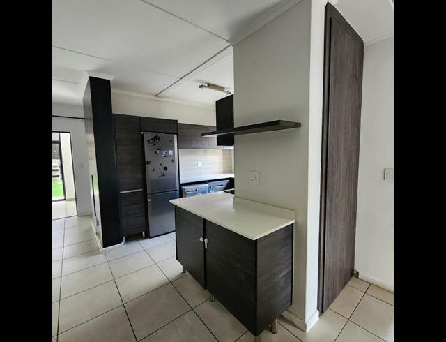 3 BEDROOM PROPERTY TO RENT IN OLIVEDALE