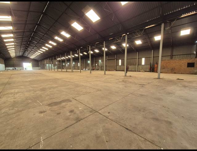 3,200M² WAREHOUSE TO LET IN GERMISTON SOUTH