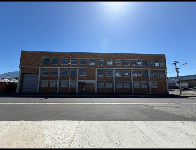 3,000M² WAREHOUSE TO LET IN LANSDOWNE