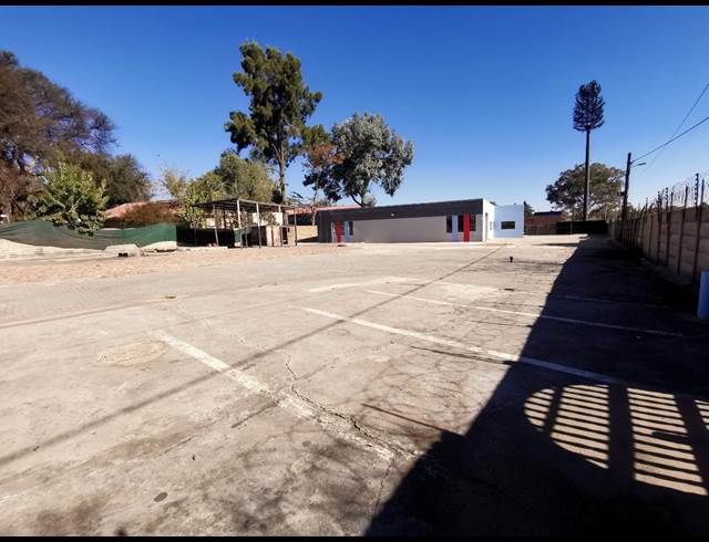2,000M² WAREHOUSE TO LET IN PETIT