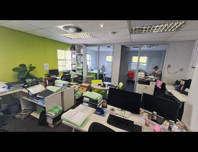 244M² OFFICE TO LET IN WESTLAKE