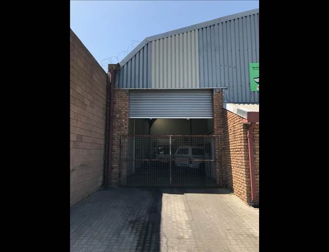 225M² WAREHOUSE TO LET IN W P PARK