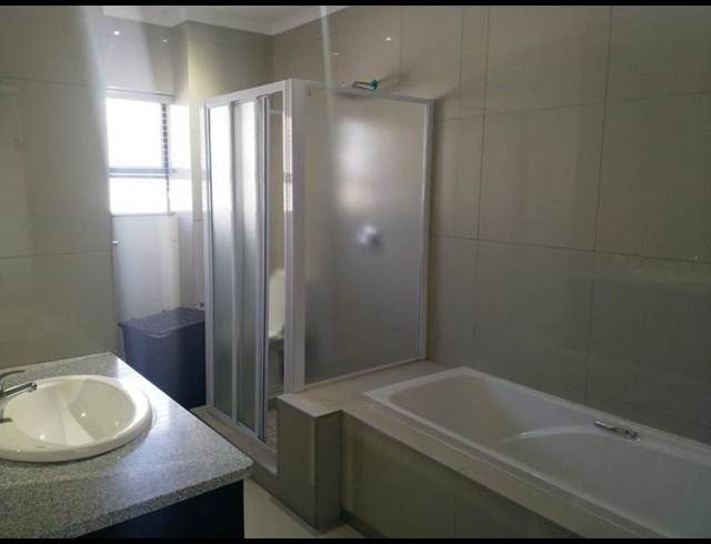 3 BEDROOM PROPERTY TO RENT IN RASLOUW GARDENS