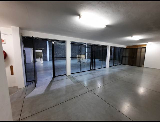 550M² WAREHOUSE TO LET IN STORMILL