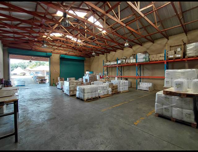 660M² WAREHOUSE TO LET IN POMONA