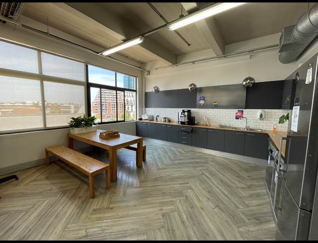 1,560M² OFFICE TO LET IN DE WATERKANT