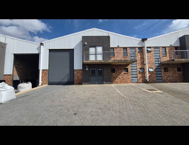 410M² FACTORY TO LET IN APEX