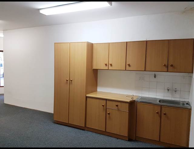 Retail property to rent in WORCESTER CENTRAL