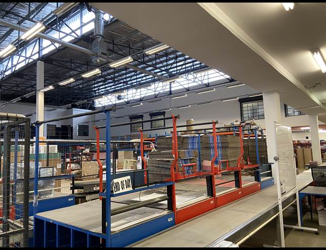 2,138M² WAREHOUSE TO LET IN WESTLAKE