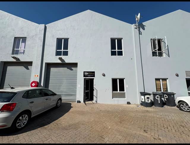 200M² WAREHOUSE TO LET IN STRAND INDUSTRIA