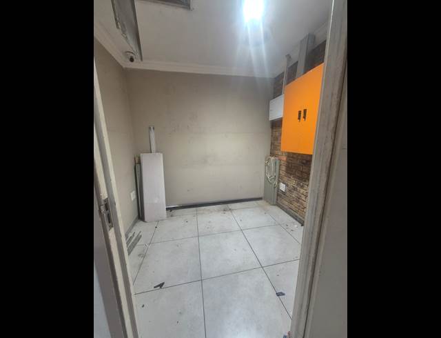 250M² BUSINESS CENTRE TO LET IN PRETORIA WEST