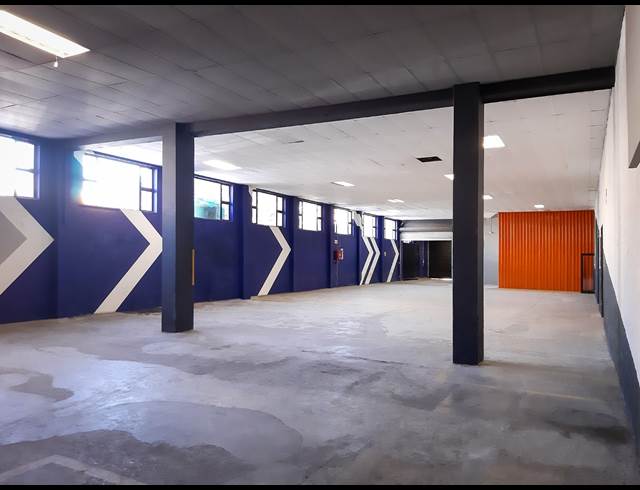 1,100M² WAREHOUSE TO LET IN SALT RIVER