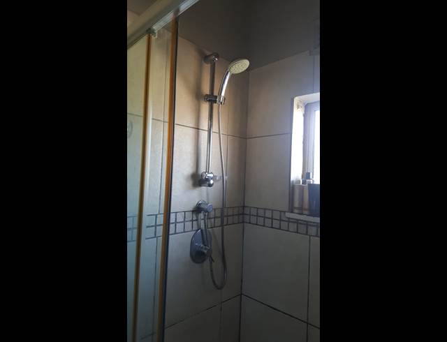 2 bed property to rent in WESTRIDGE