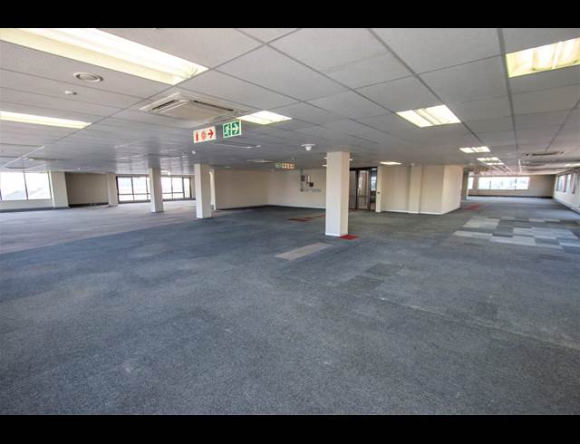 1,557M² OFFICE TO LET IN PARKTOWN