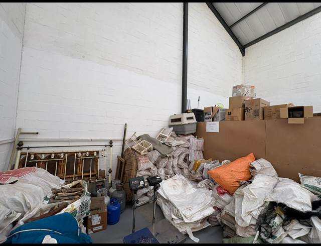 200M² WAREHOUSE TO LET IN STRAND CENTRAL