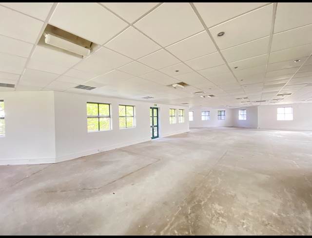 375M² OFFICE TO LET IN KENILWORTH