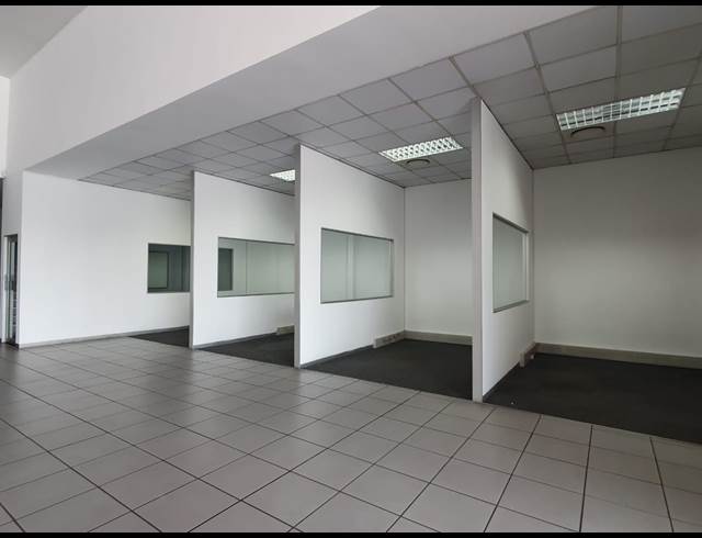 754M² WAREHOUSE TO LET IN CITY & SUBURBAN